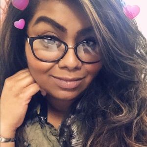 Meet your Posher, Harika